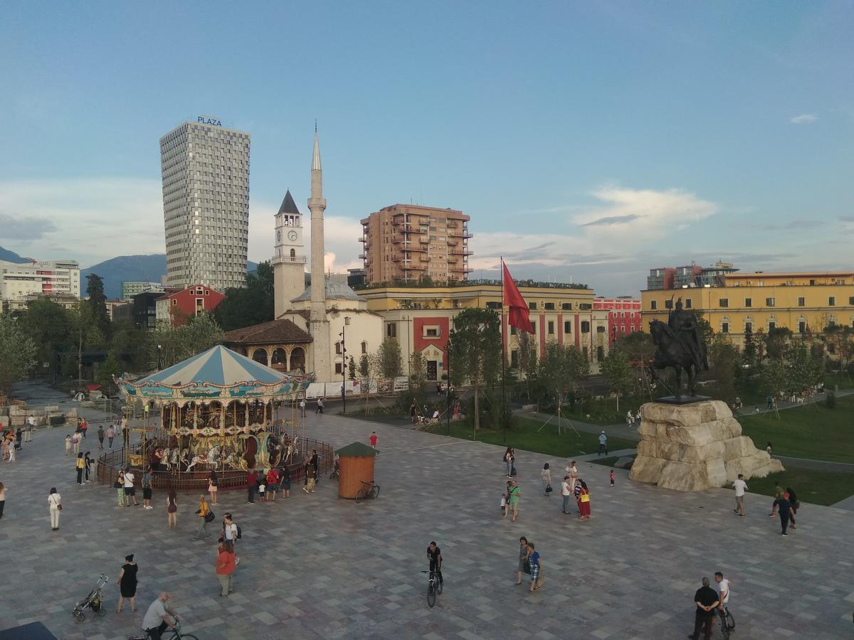 Tirana City Center Lägenhet Exteriör bild